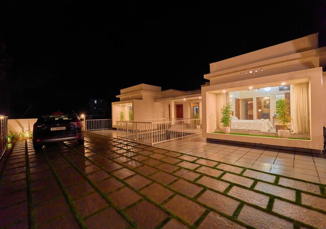 Glen Castle Vagamon Pool Resort By Voye Homes Esterno foto