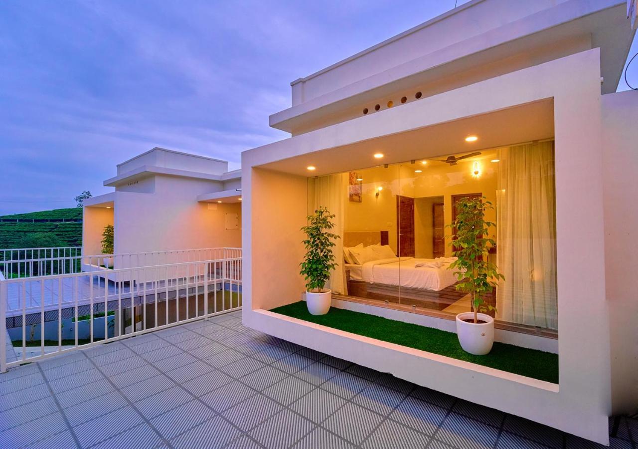 Glen Castle Vagamon Pool Resort By Voye Homes Esterno foto