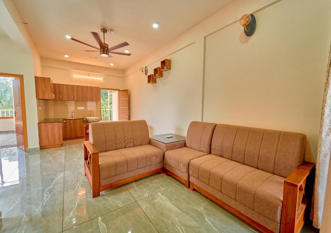 Glen Castle Vagamon Pool Resort By Voye Homes Esterno foto