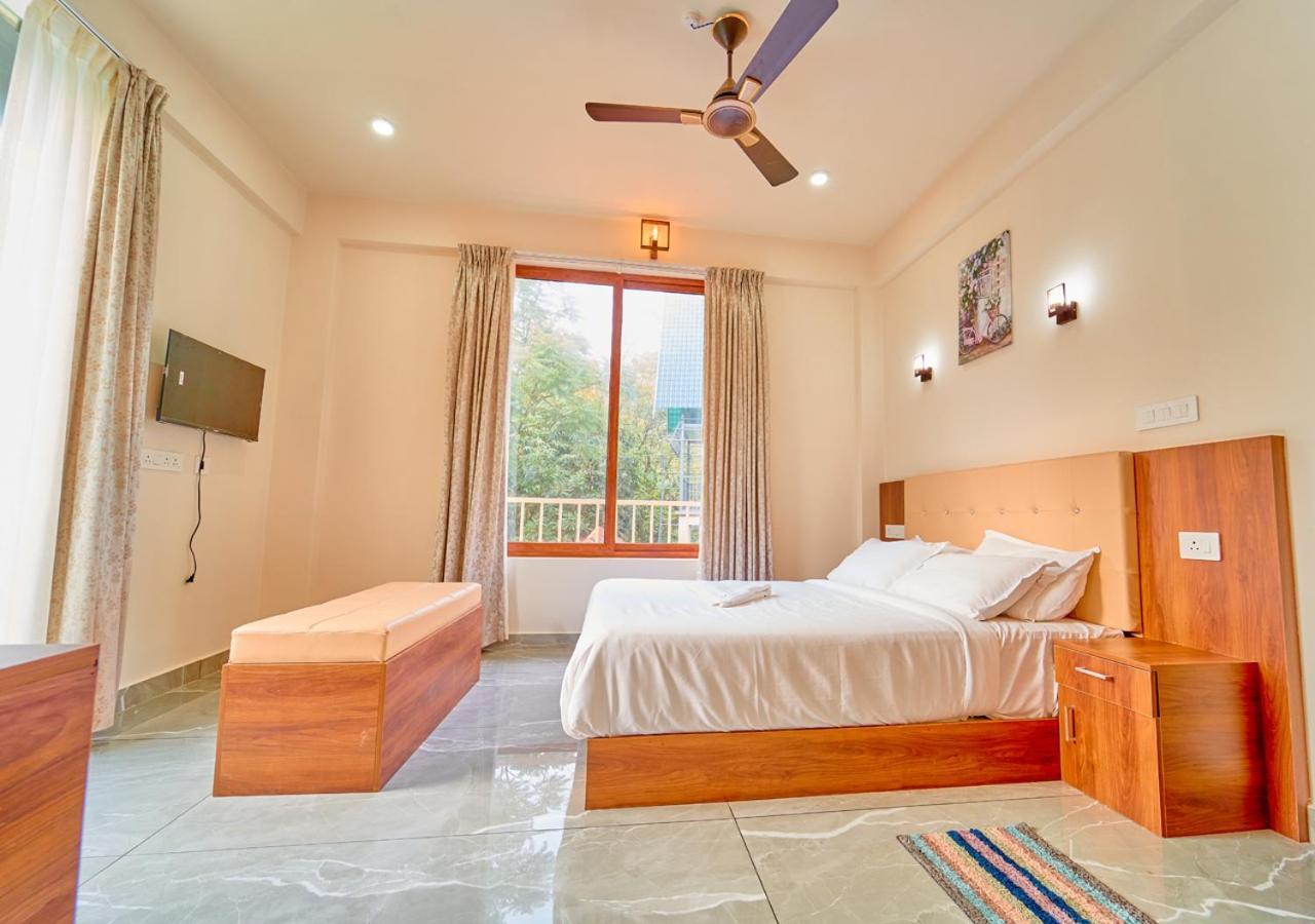 Glen Castle Vagamon Pool Resort By Voye Homes Esterno foto