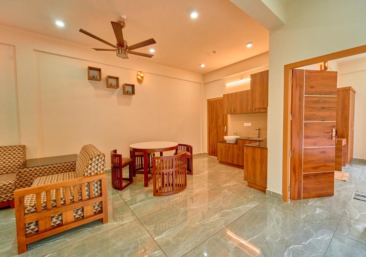 Glen Castle Vagamon Pool Resort By Voye Homes Esterno foto
