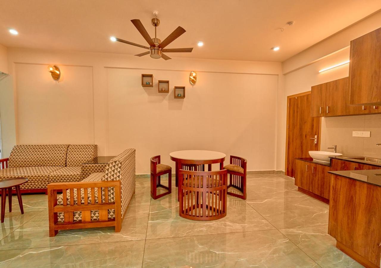 Glen Castle Vagamon Pool Resort By Voye Homes Esterno foto