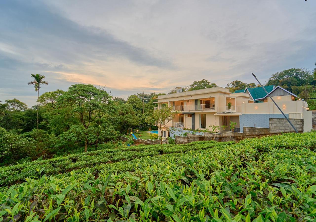 Glen Castle Vagamon Pool Resort By Voye Homes Esterno foto