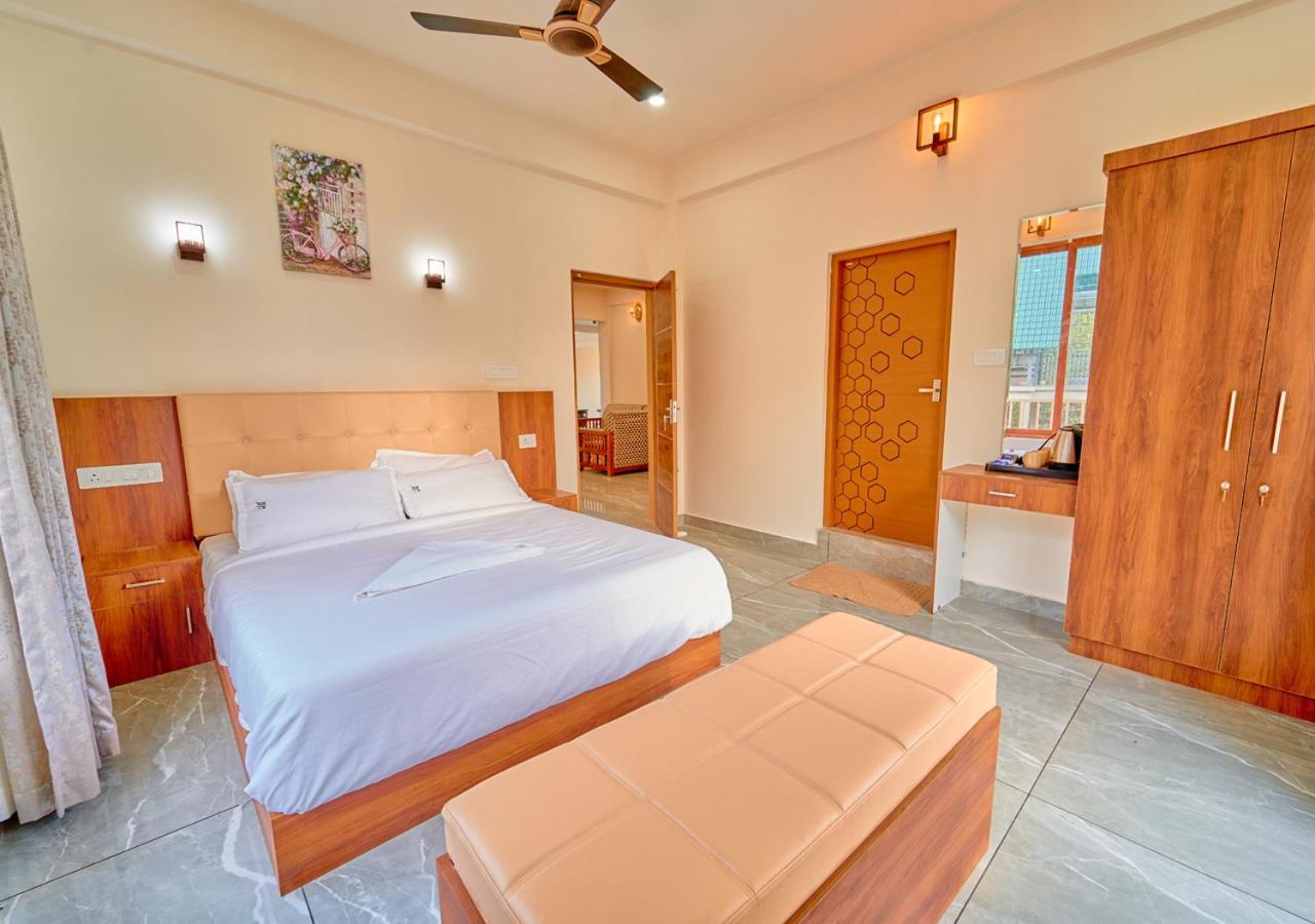Glen Castle Vagamon Pool Resort By Voye Homes Esterno foto